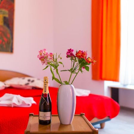 Copou Holding House Apartment Iasi Bagian luar foto