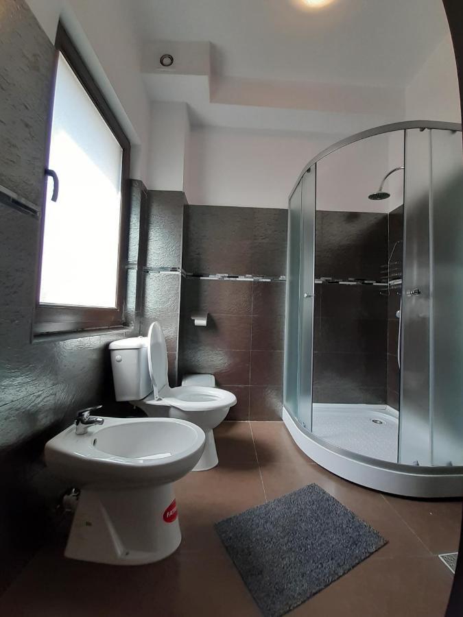 Copou Holding House Apartment Iasi Bagian luar foto