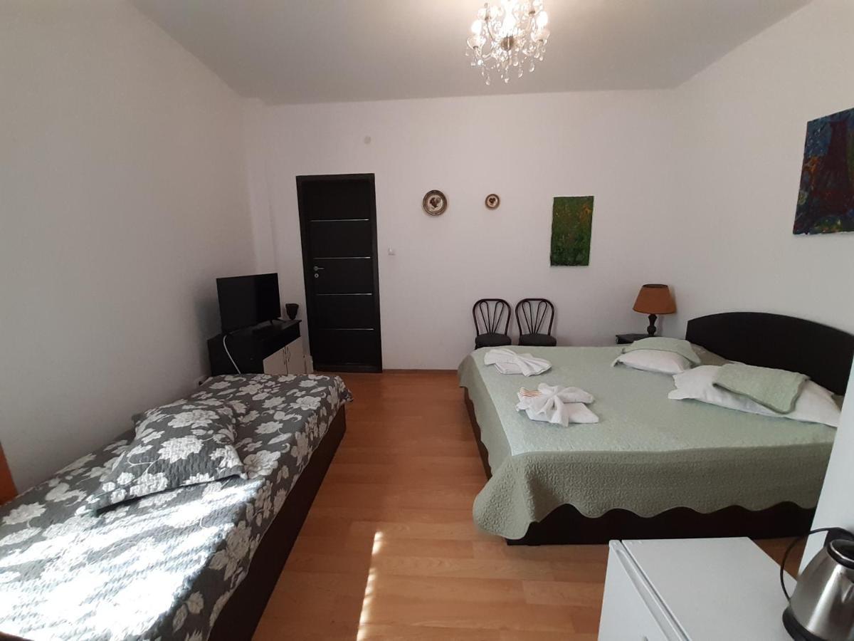Copou Holding House Apartment Iasi Bagian luar foto
