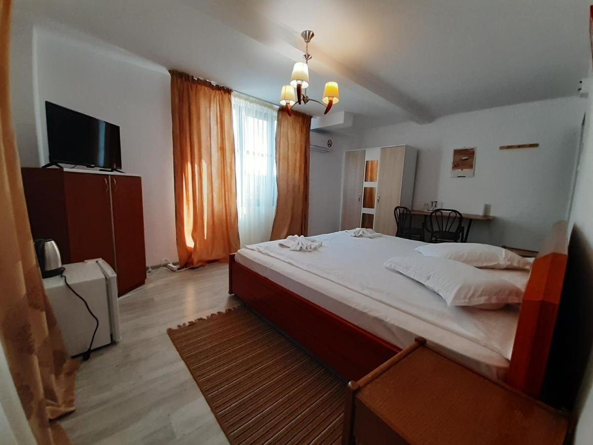 Copou Holding House Apartment Iasi Bagian luar foto