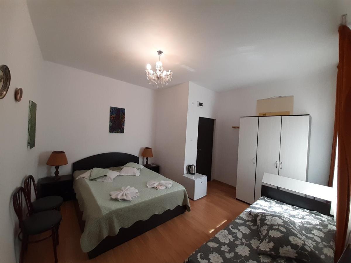 Copou Holding House Apartment Iasi Bagian luar foto
