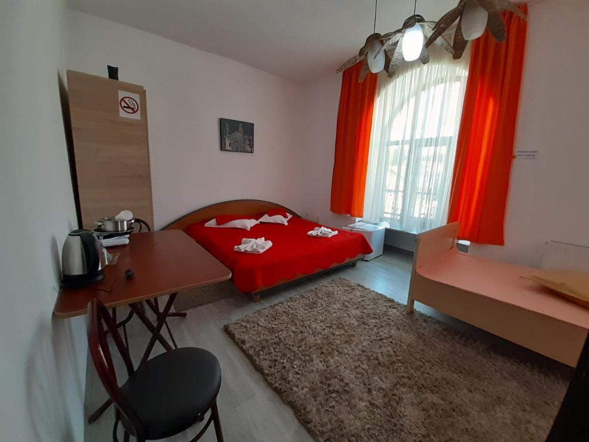 Copou Holding House Apartment Iasi Bagian luar foto