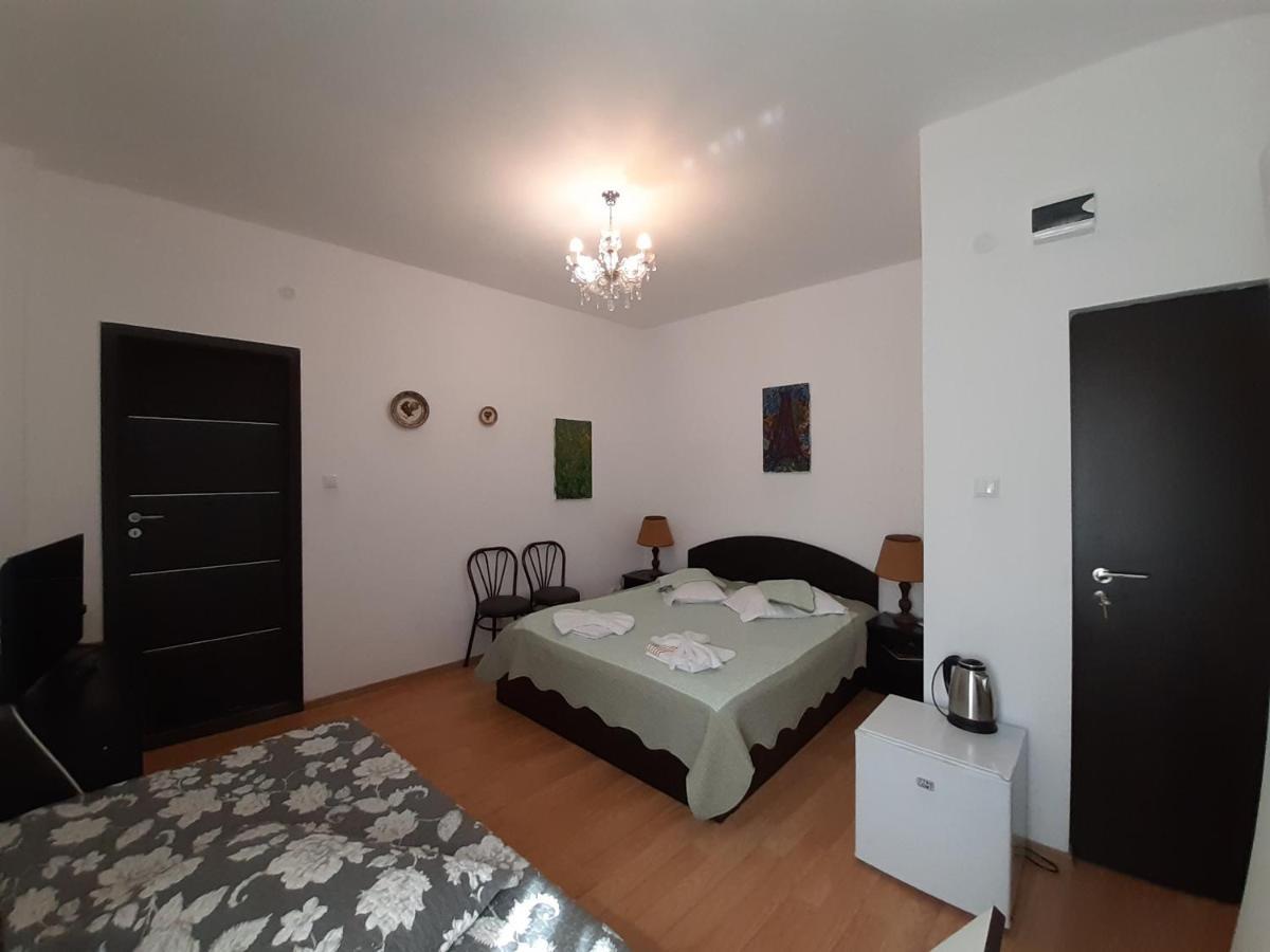 Copou Holding House Apartment Iasi Bagian luar foto